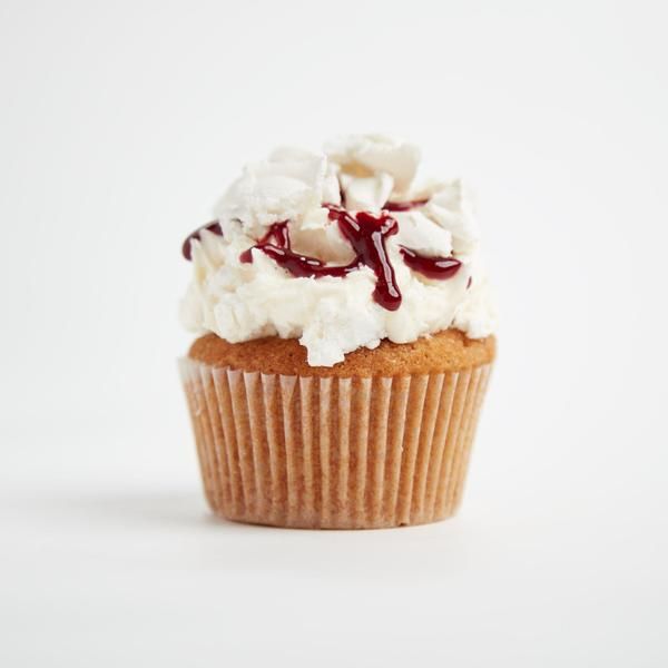 Eton Mess Cupcakes by Crumbs &  Doilies