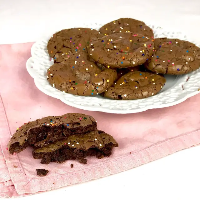 Magic Flourless Chocolate Cookies (Low