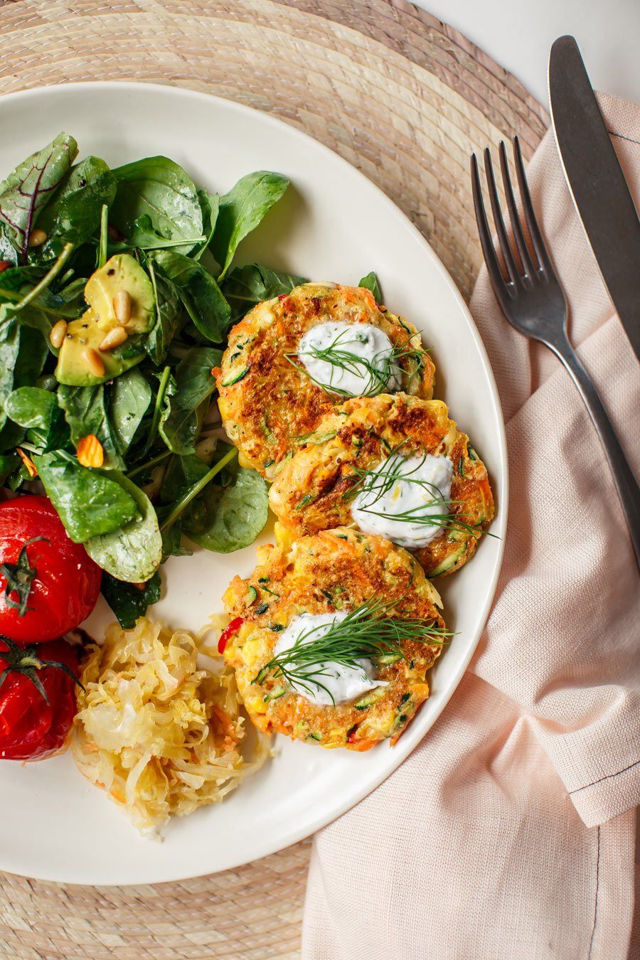Quick and easy vegan fritters made with fresh corn, carrot and zucchini ...