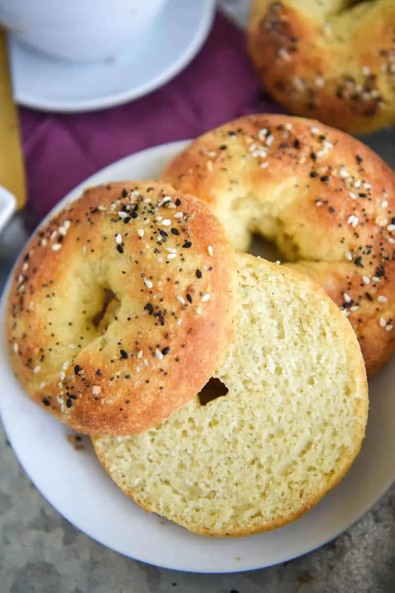 The Best Low Carb Bagels, Ever! These gluten free Everything Bagels are ...