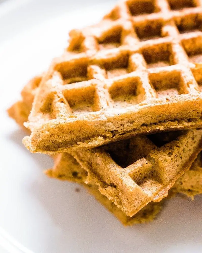 These fluffy gluten free waffles are magic: with no refined sugar or ...